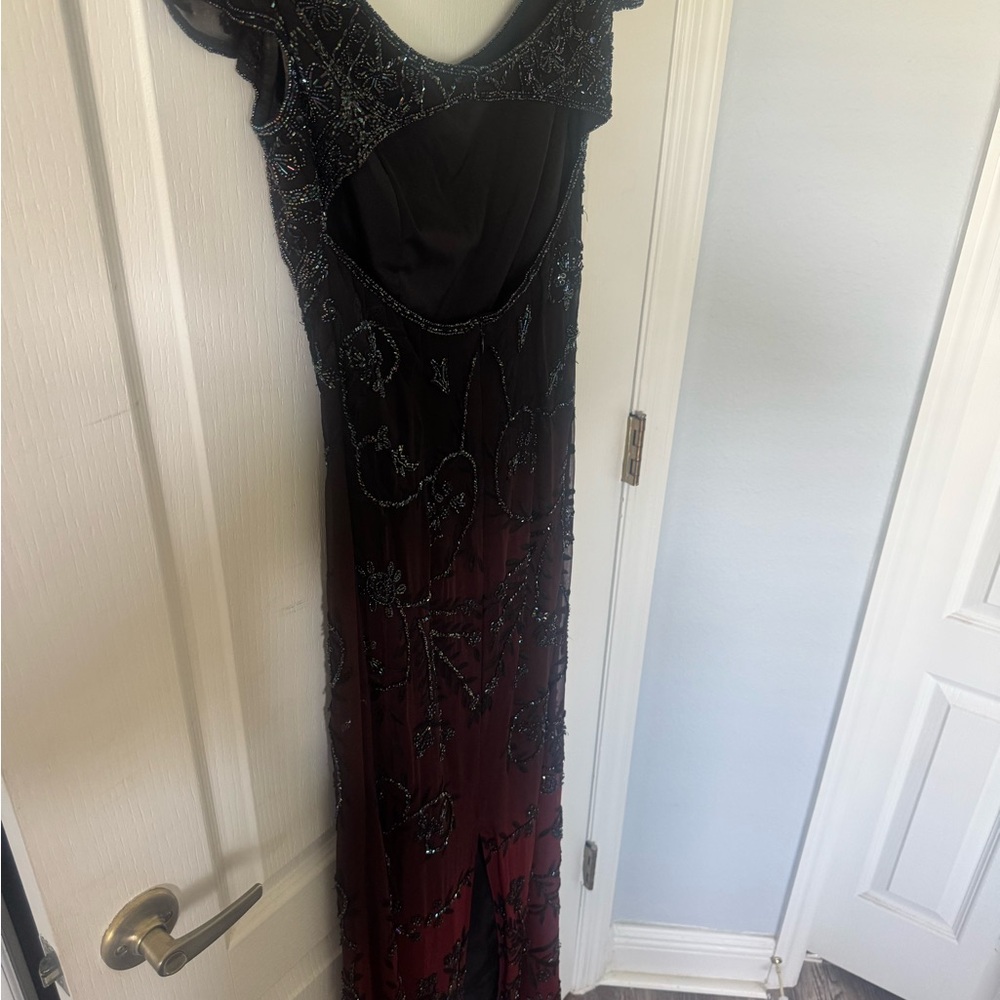 Elegant Black and Red Beaded Evening Dress - Picture 11 of 11